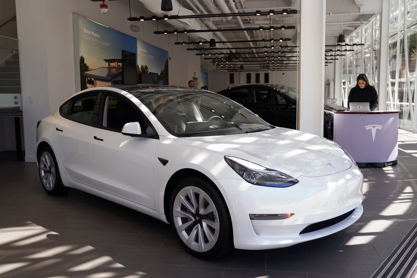 Tesla i bilhallen